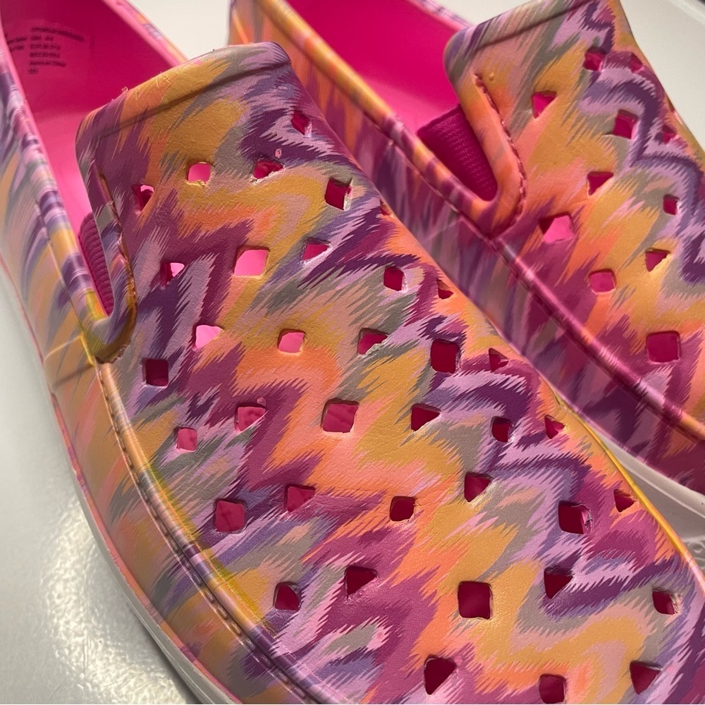 Girls 4/5 Pink Multicolored Waterproof Slip On Water Shoes NWOT - Picture 3 of 8